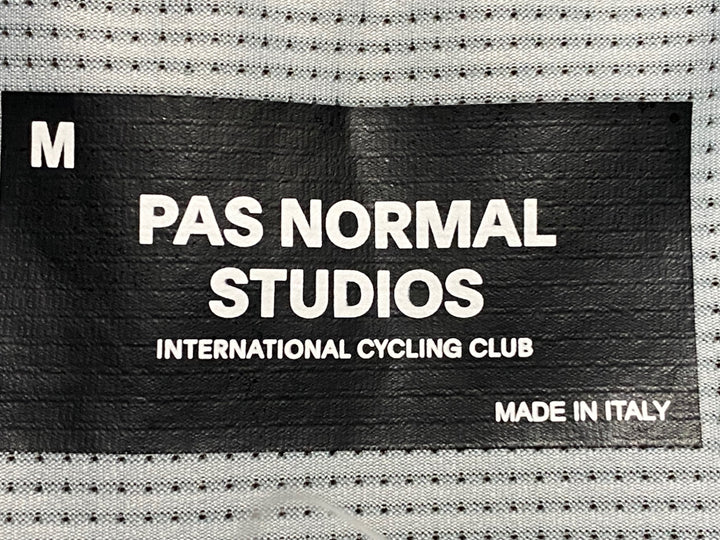 JC400 パスノーマルスタジオ Pas Normal Studios | Men's Mechanism Jersey 半袖 サイクルジャージ ミディアムグレー M
