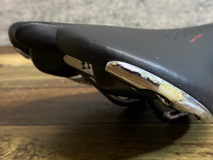 JQ427 フィジーク fizik アリアンテ ALIANTE γ サドル K:iumレール 黒