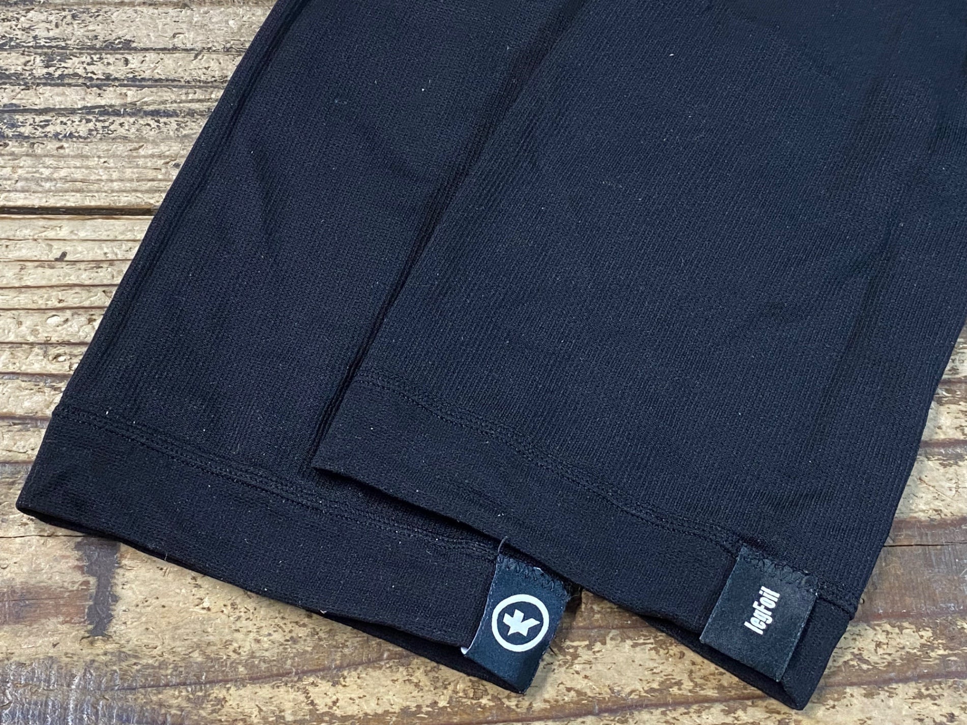 JW789 アソス assos Leg Foil レッグカバー 黒 0 – BICI AMORE ONLINE