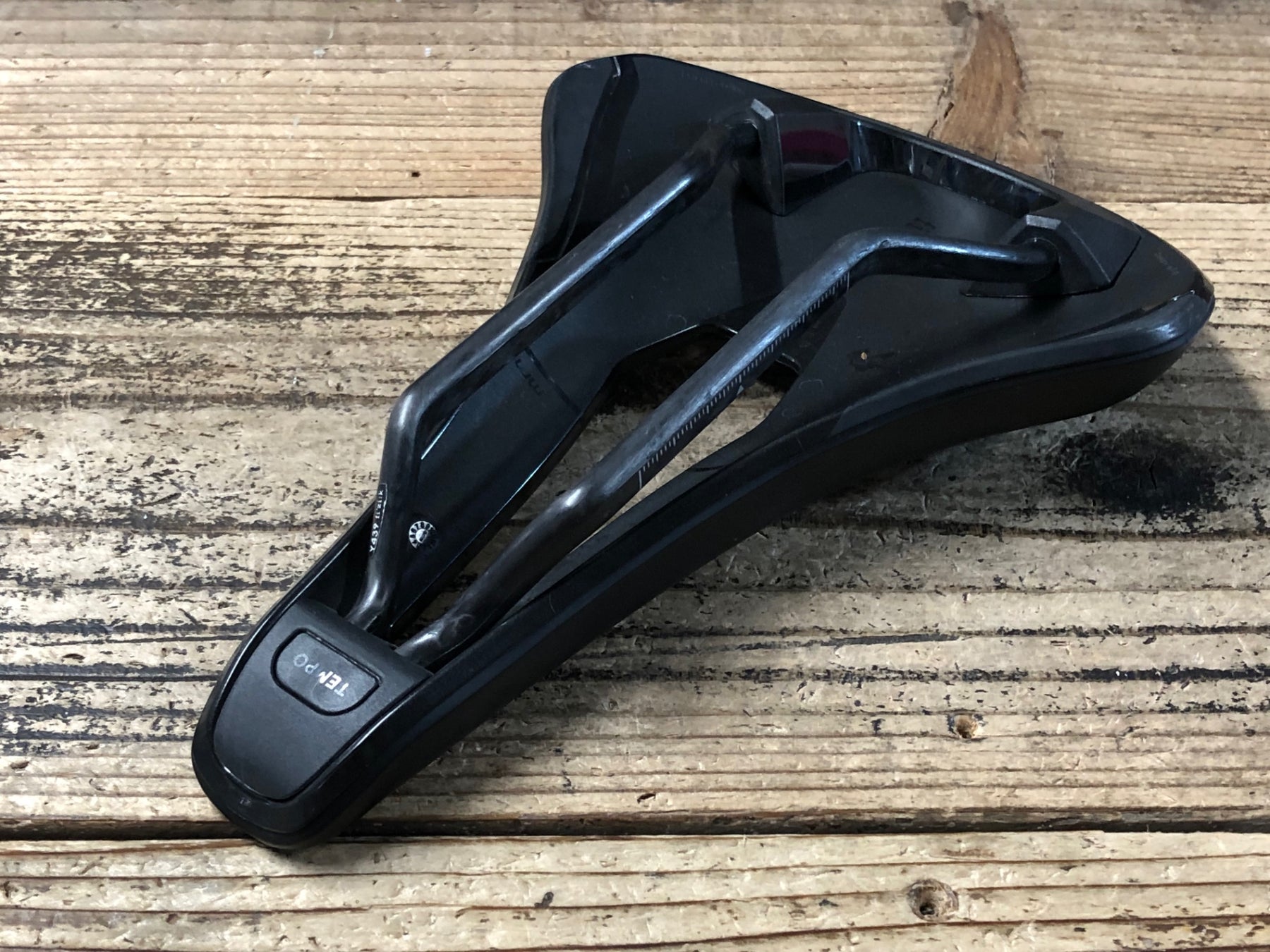 フィジーク テンポアルゴ キウムレール160ミリ ブラックサドル 箱付き fizik(フィジーク) ARGO TEMPO R3 KIUMレール ブラック 160mm ｜自転車