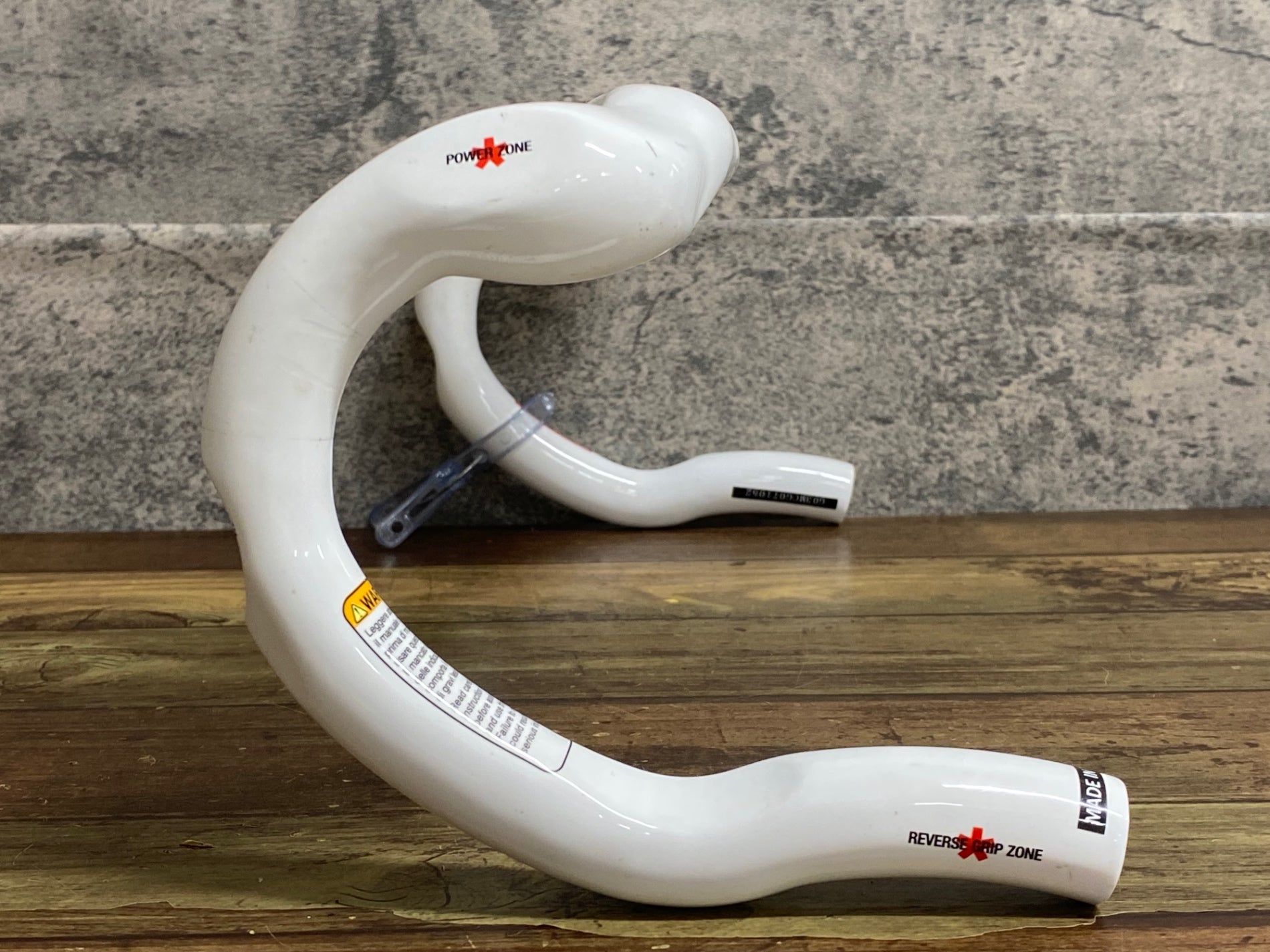 JQ544 チネリ cinelli neo morphe カーボンドロップハンドル 白 エンド