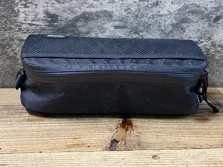 KF829 ソースサイクル SAUCE CYCLE MESH POCKET BAR BAG ハンドルバーバッグ 黒