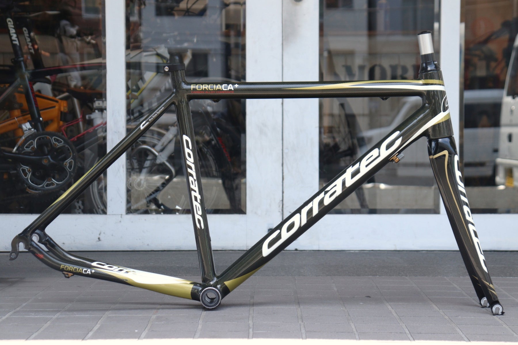 コラテック フォルシア カーボンフレーム Corratec ロードバイク 半額