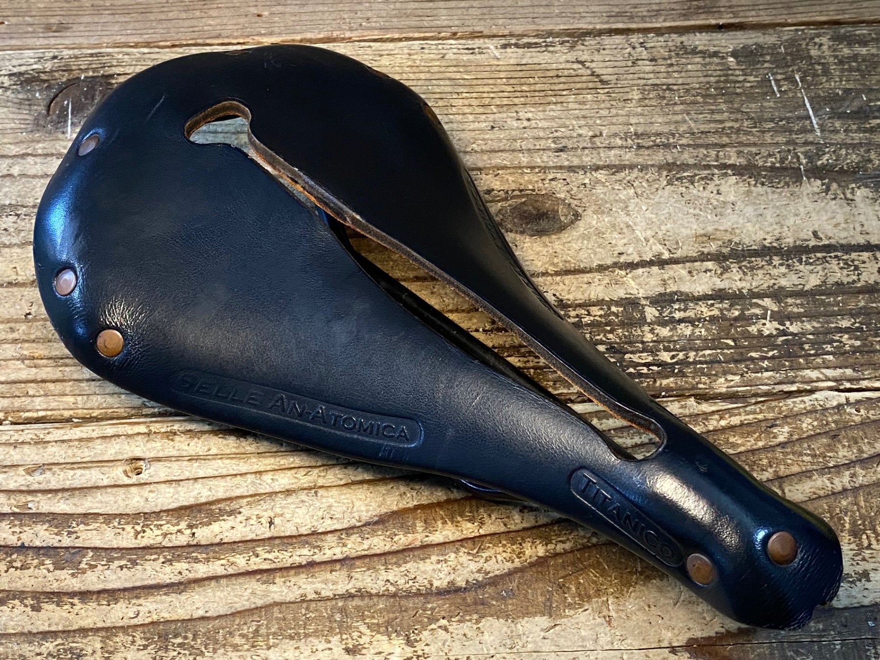 JW206 セラアナトミカ SELLE AN-ATOMICA TITANICO レザー サドル 黒