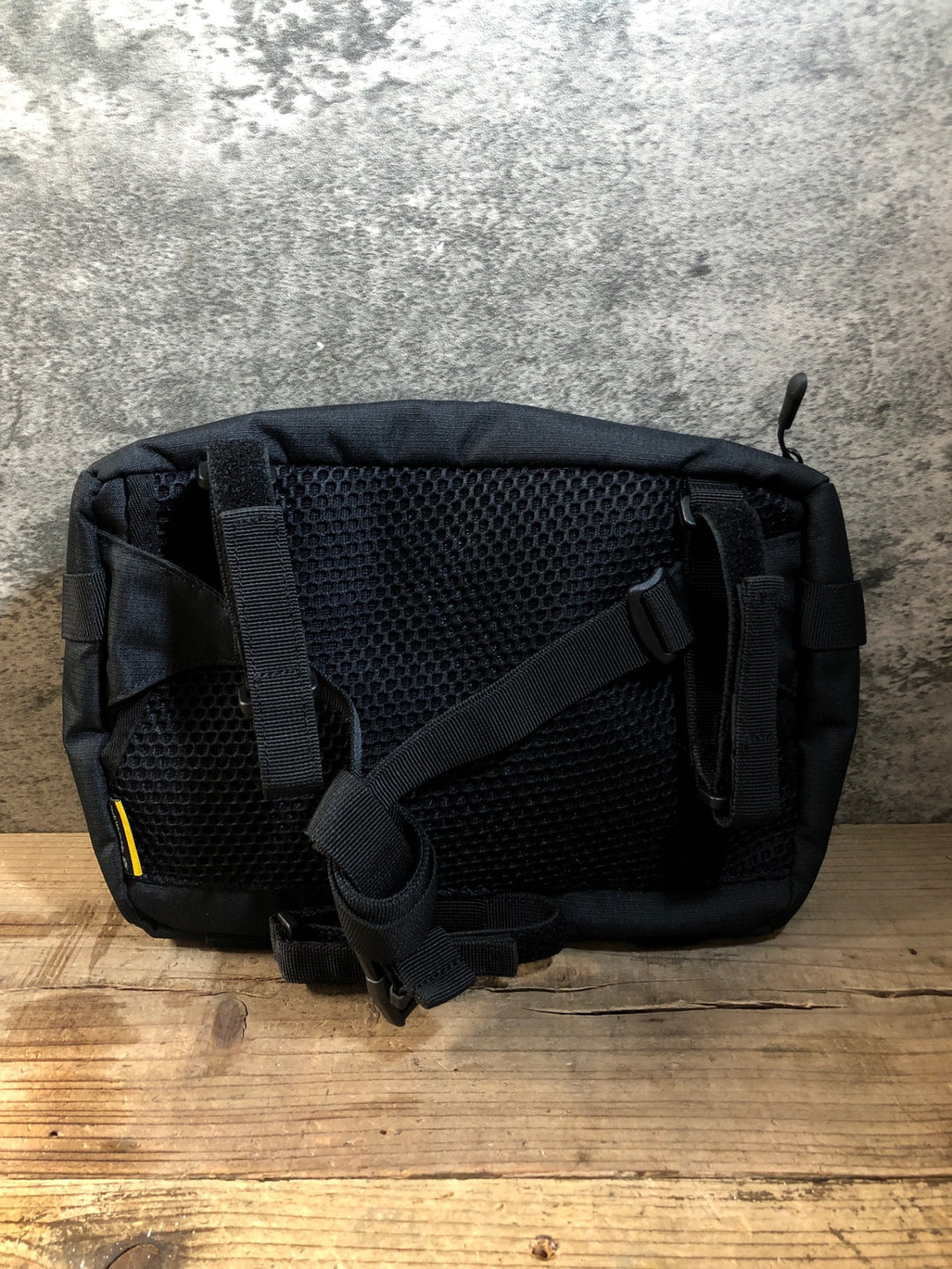 KE579 ジャックウルフスキン Jack Wolfskin ハンドルバーバッグ ポーチ ブラック