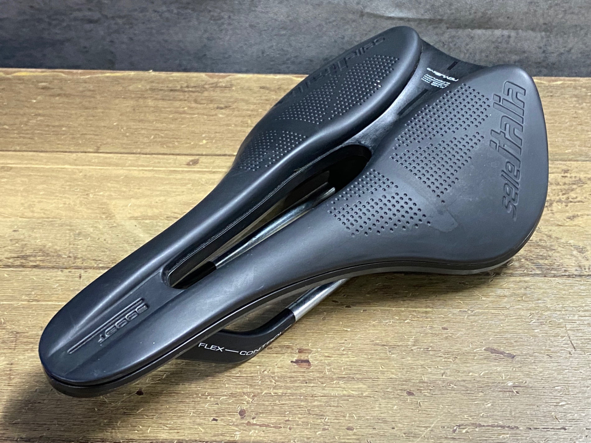 JY746 セライタリア selle italia NOVUS BOOST EVO サドル 黒 FecAlloy