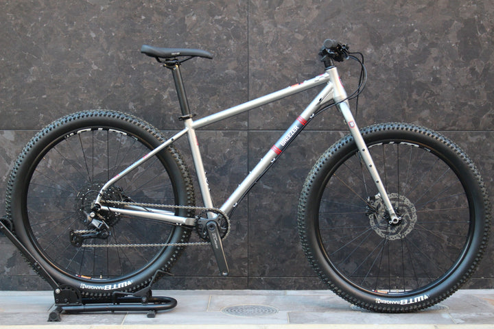 未走行品！ ブリーザー BREEZER トレヴァー TRAVER 2024 モデル 42サイズ シマノ キューズ U6000 10S クロモリ ハードテイル マウンテンバイク MTB 【福岡店】