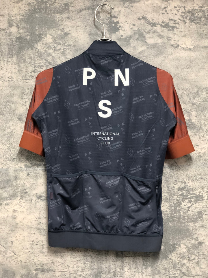 KM754 パスノーマルスタジオ PAS NORMAL STUDIOS MECHANISM LATE DROP JERSEY 半袖 サイクルジャージ S