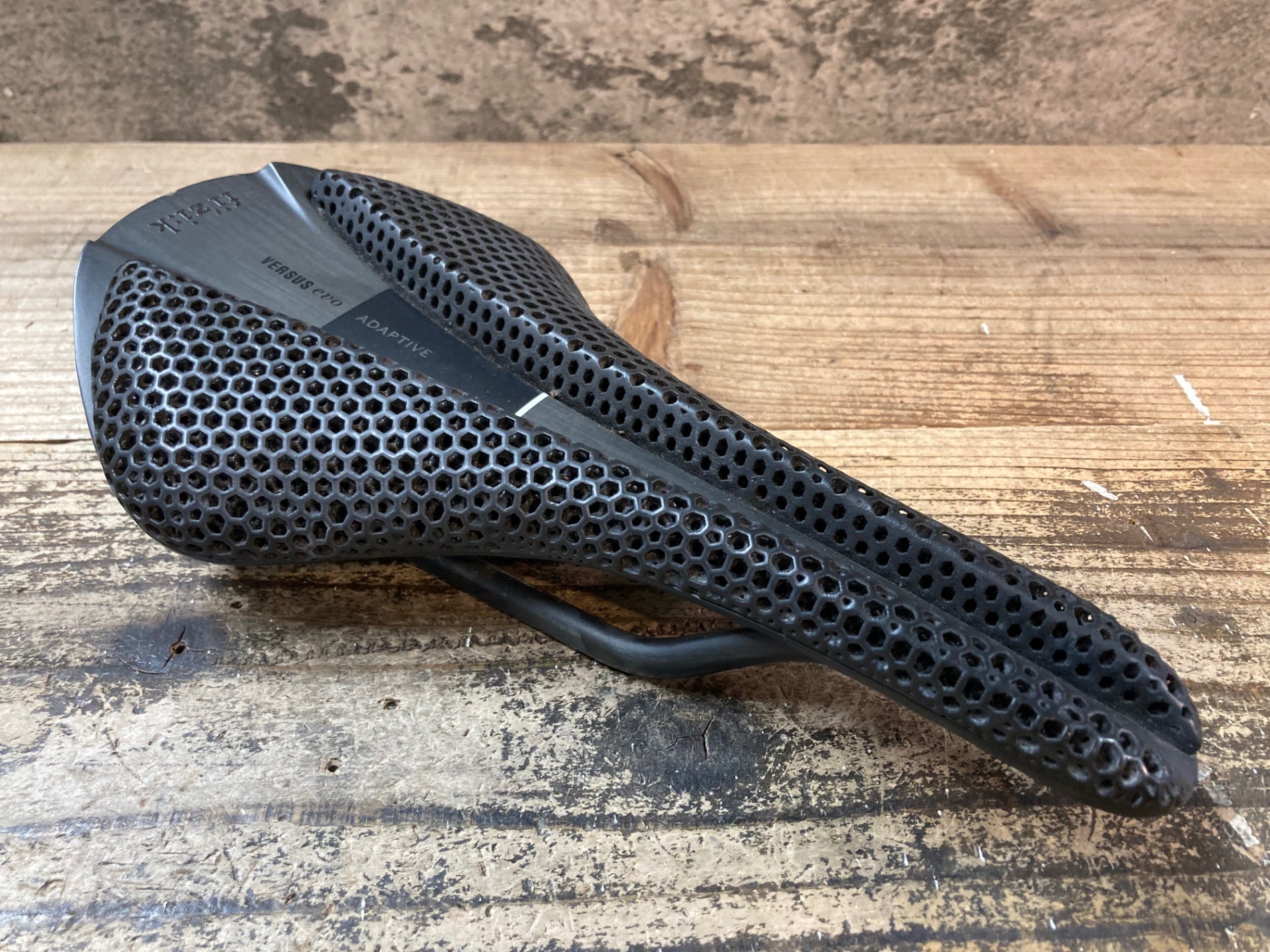 フィジーク アンタレス fi'zi:k Antares サドル 黒 カーボン fizik