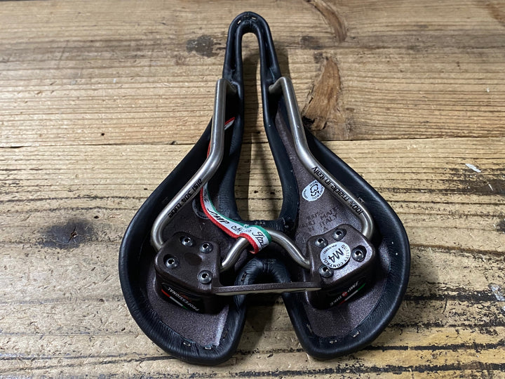 KI484 SELLE SMP ブルコー VULKOR スチールレール サドル 黒