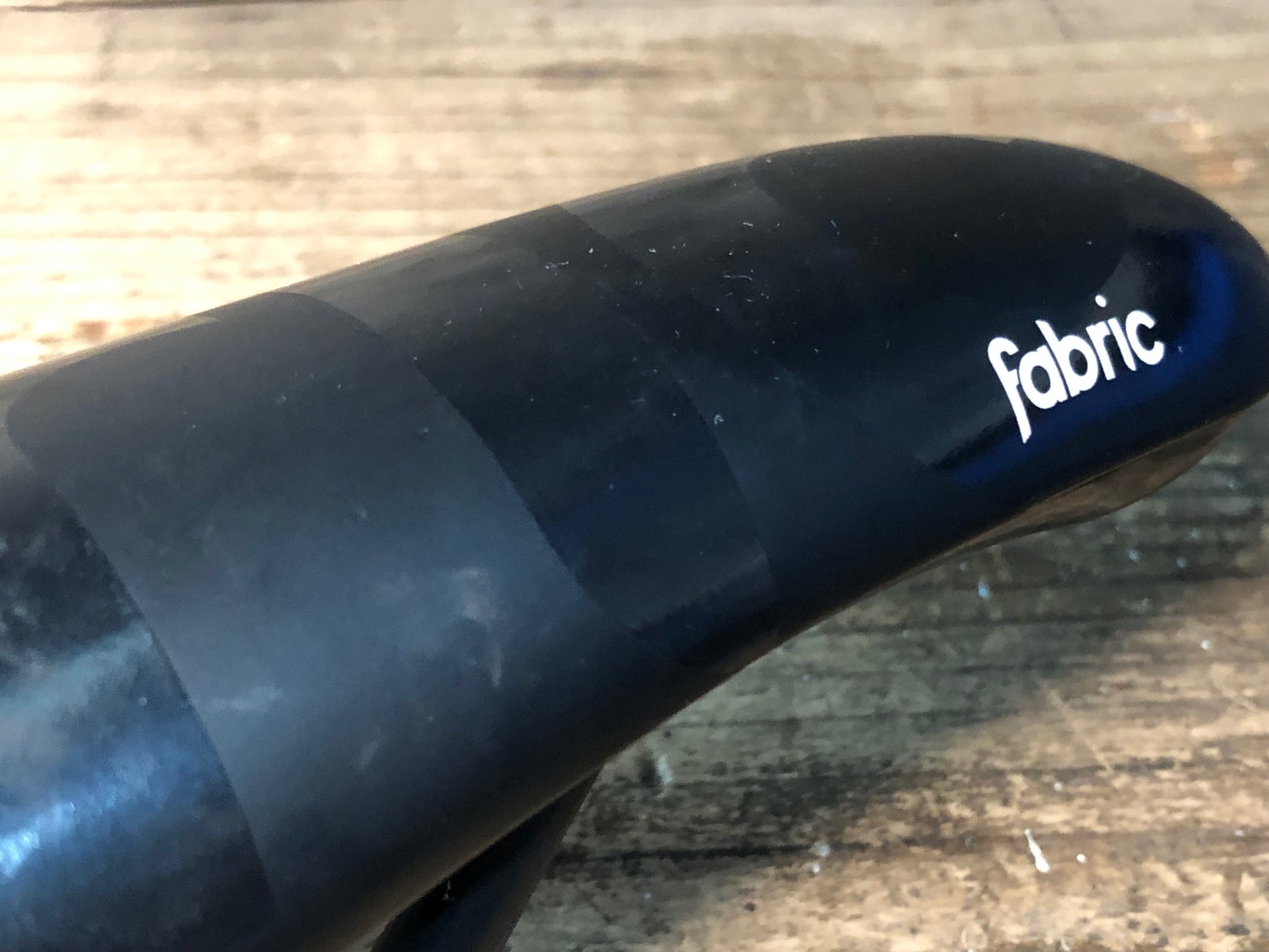 JI918 ファブリック ストア fabric SCOOP SHALLOW PRO TEAM サドル 黒