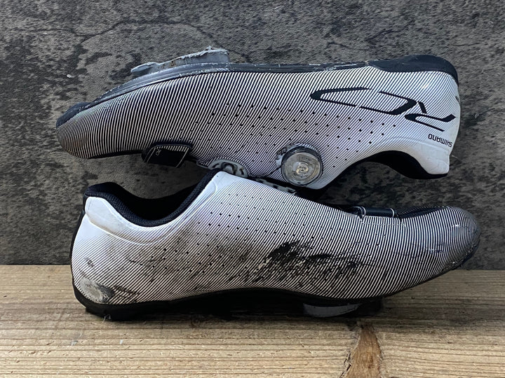 KP335 シマノ SHIMANO RC7 SH-RC700-E W ビンディングシューズ 3穴 EU42E WIDE ※傷