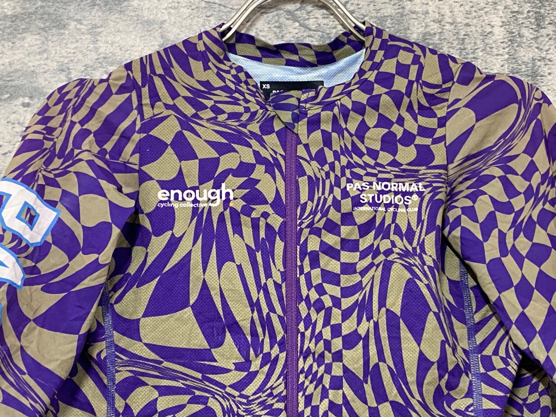 KJ493 パスノーマルスタジオ Pas Normal Studios× Enough Cycling 半袖