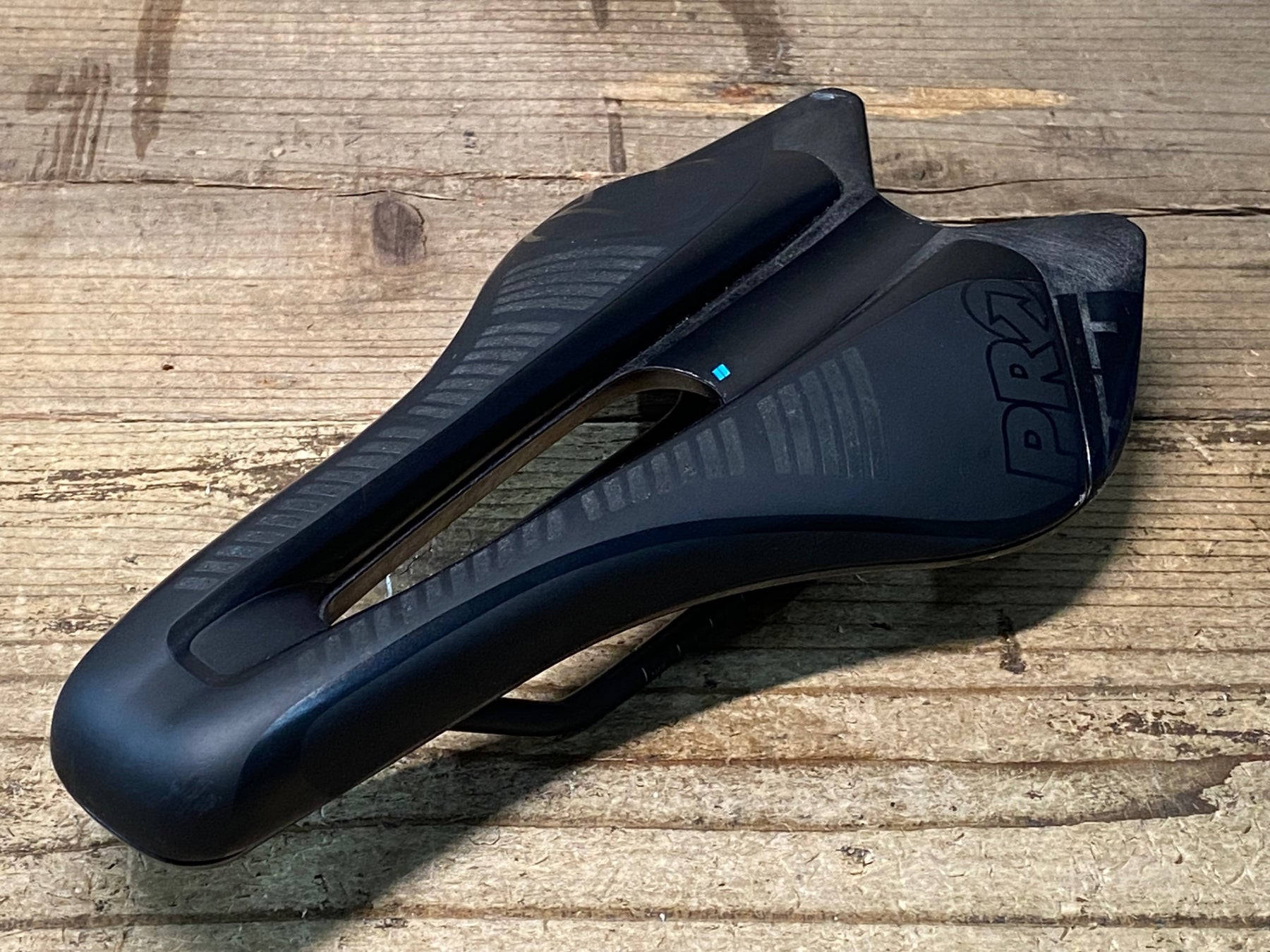 JP075 シマノ SHIMANO PRO AEROFUEL サドル 黒 142mm – BICI AMORE