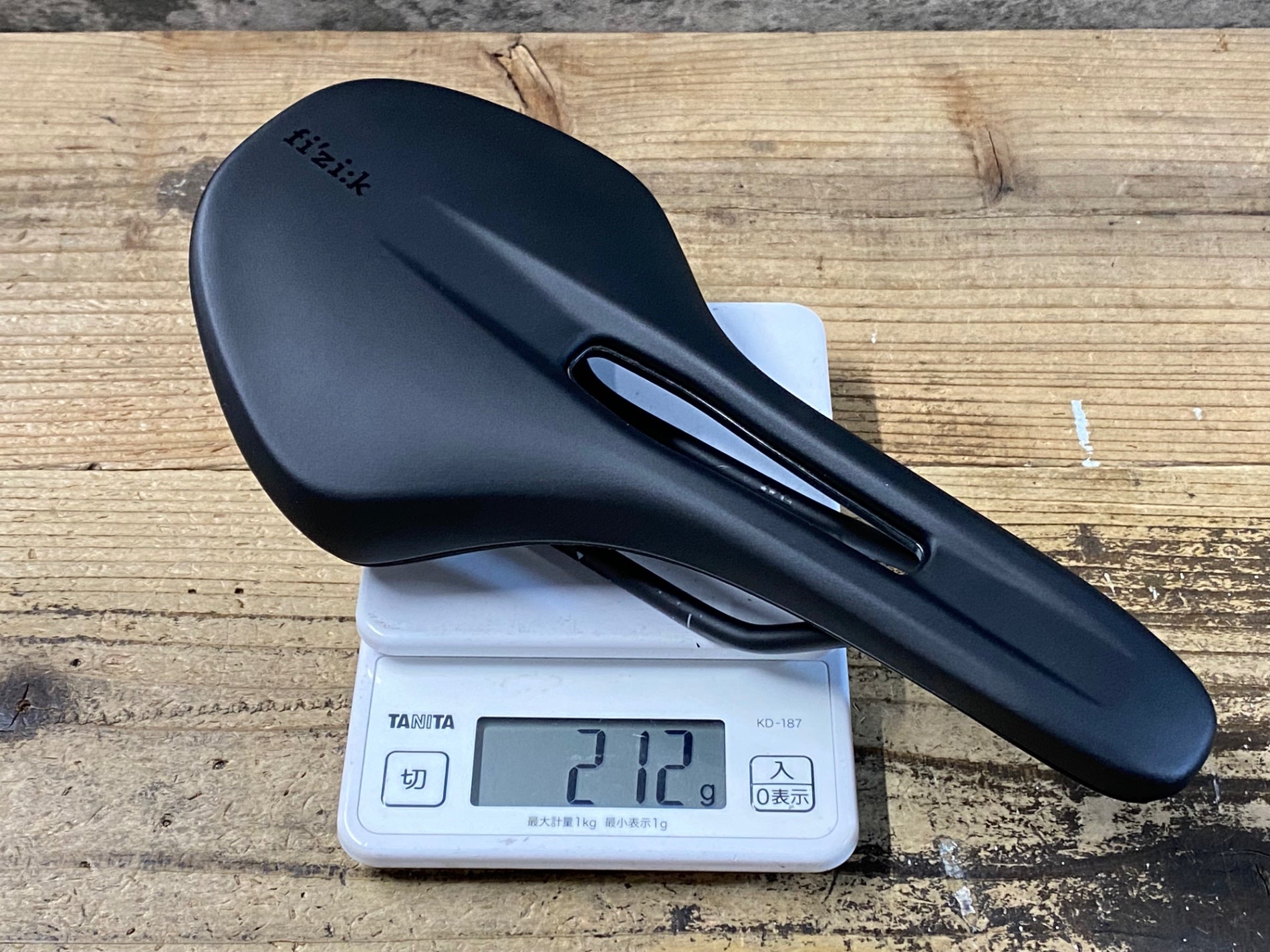 fi'zi:k 自転車用サドル 140mm幅 ブラック KF672 フィジーク fizik VENTO ANTARES サドル 黒 140mm S-Alloy
