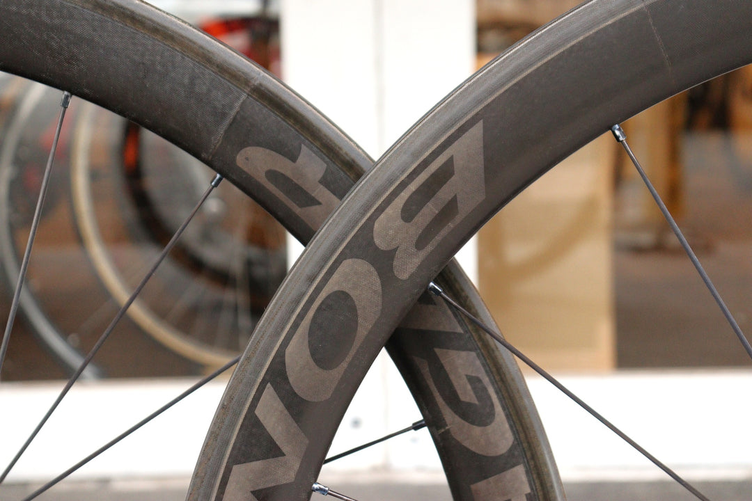 ボントレガー BONTRAGER アイオロス AEOLUS XXX 4 カーボン チューブレスレディ ホイールセット シマノ11/12S ワイドリム 【横浜店】