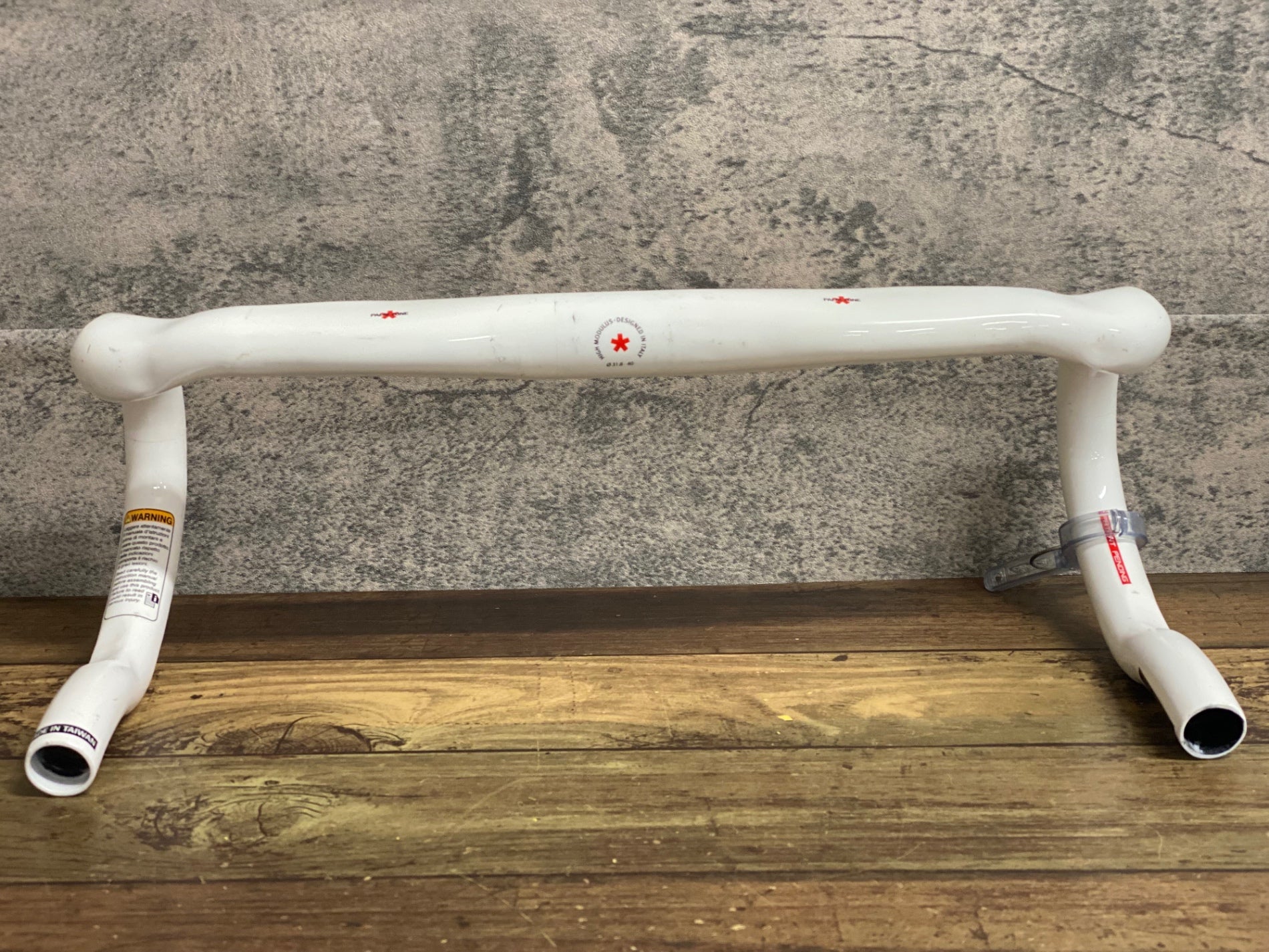 JQ544 チネリ cinelli neo morphe カーボンドロップハンドル 白 エンド