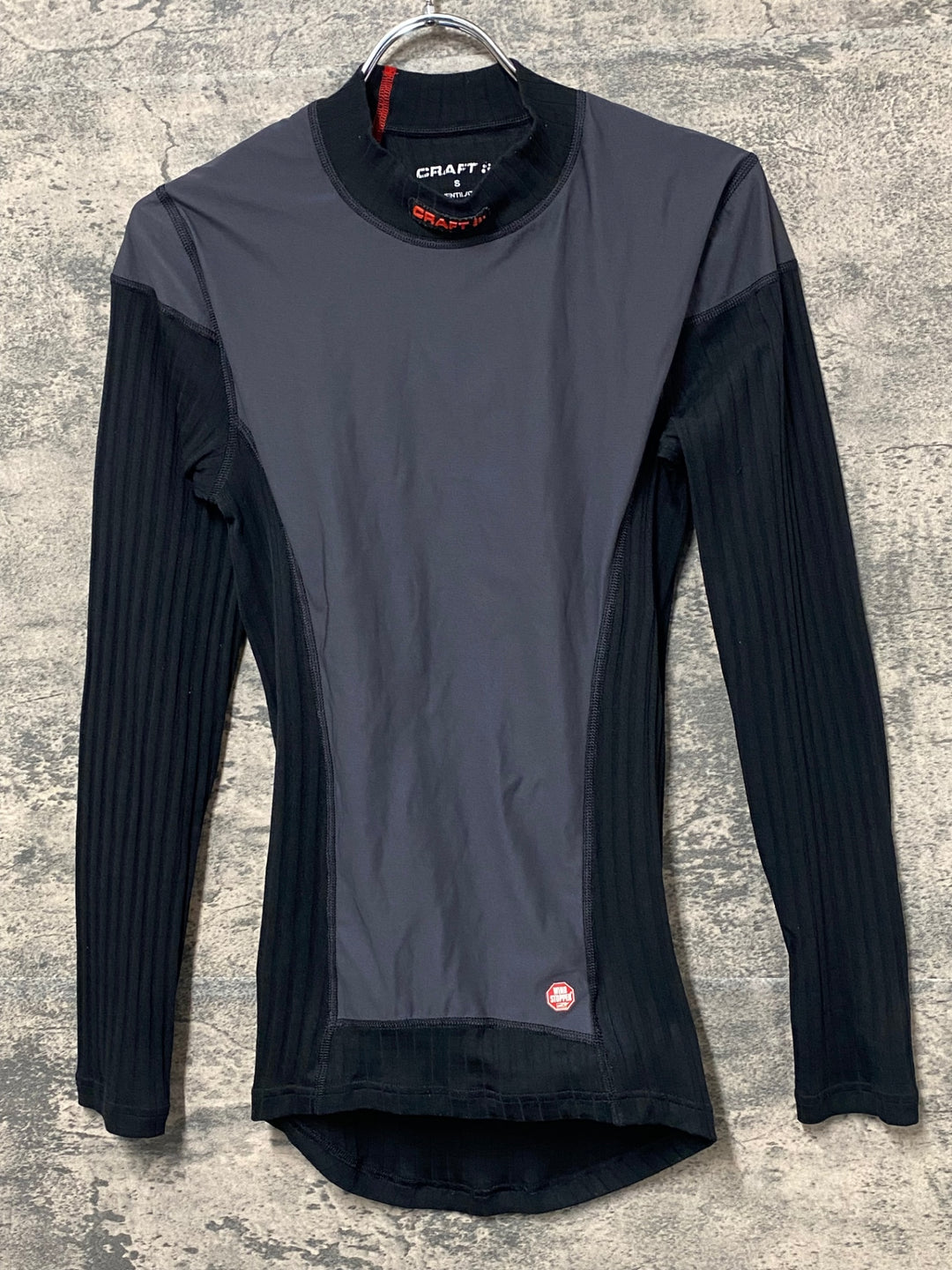 KH115 クラフト CRAFT 長袖 ベースレイヤー グレー 黒 S GORE WINDSTOPPER