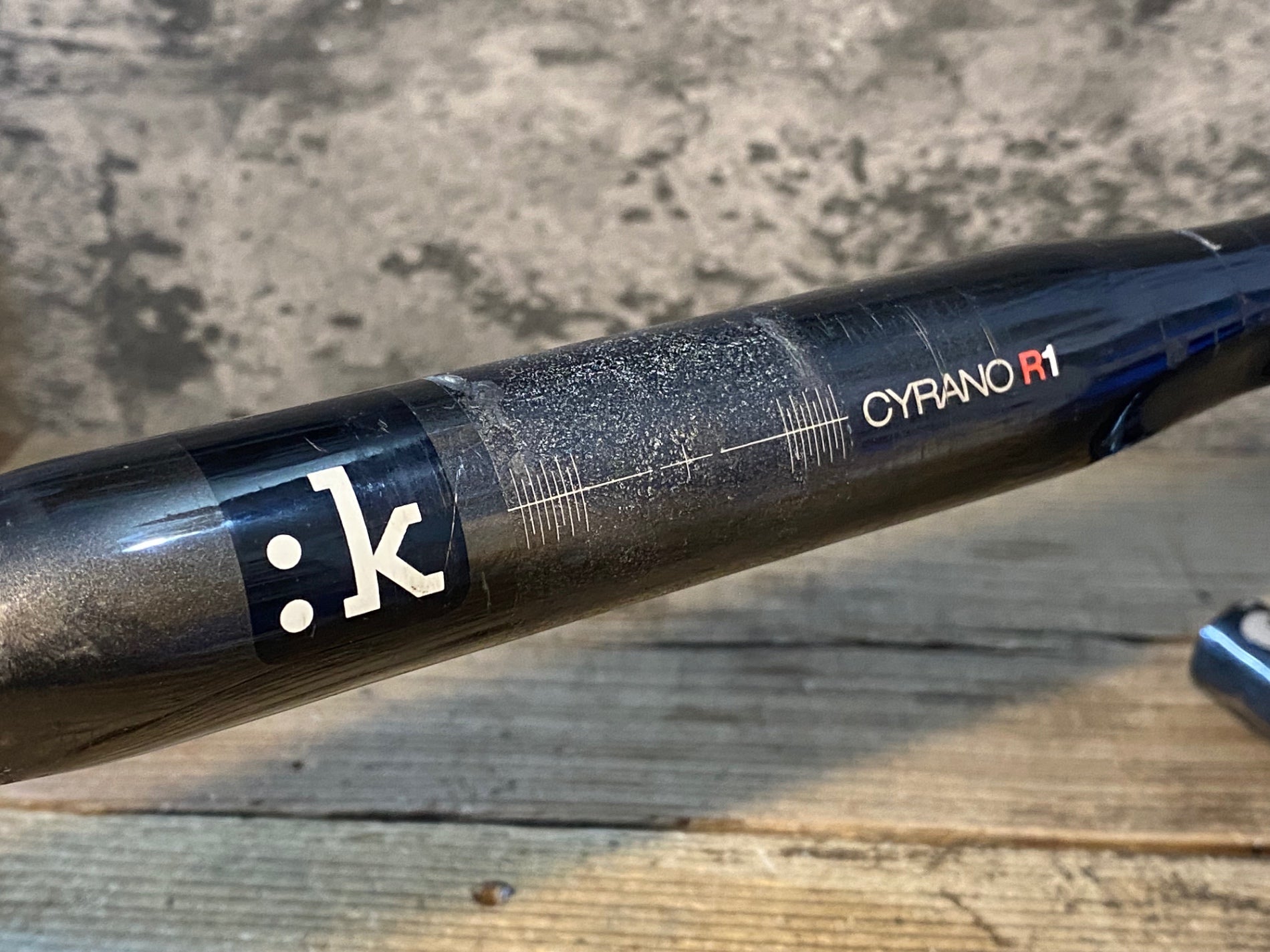 JW847 フィジーク fizik シラノ CYRANO R1 カーボン ドロップハンドル