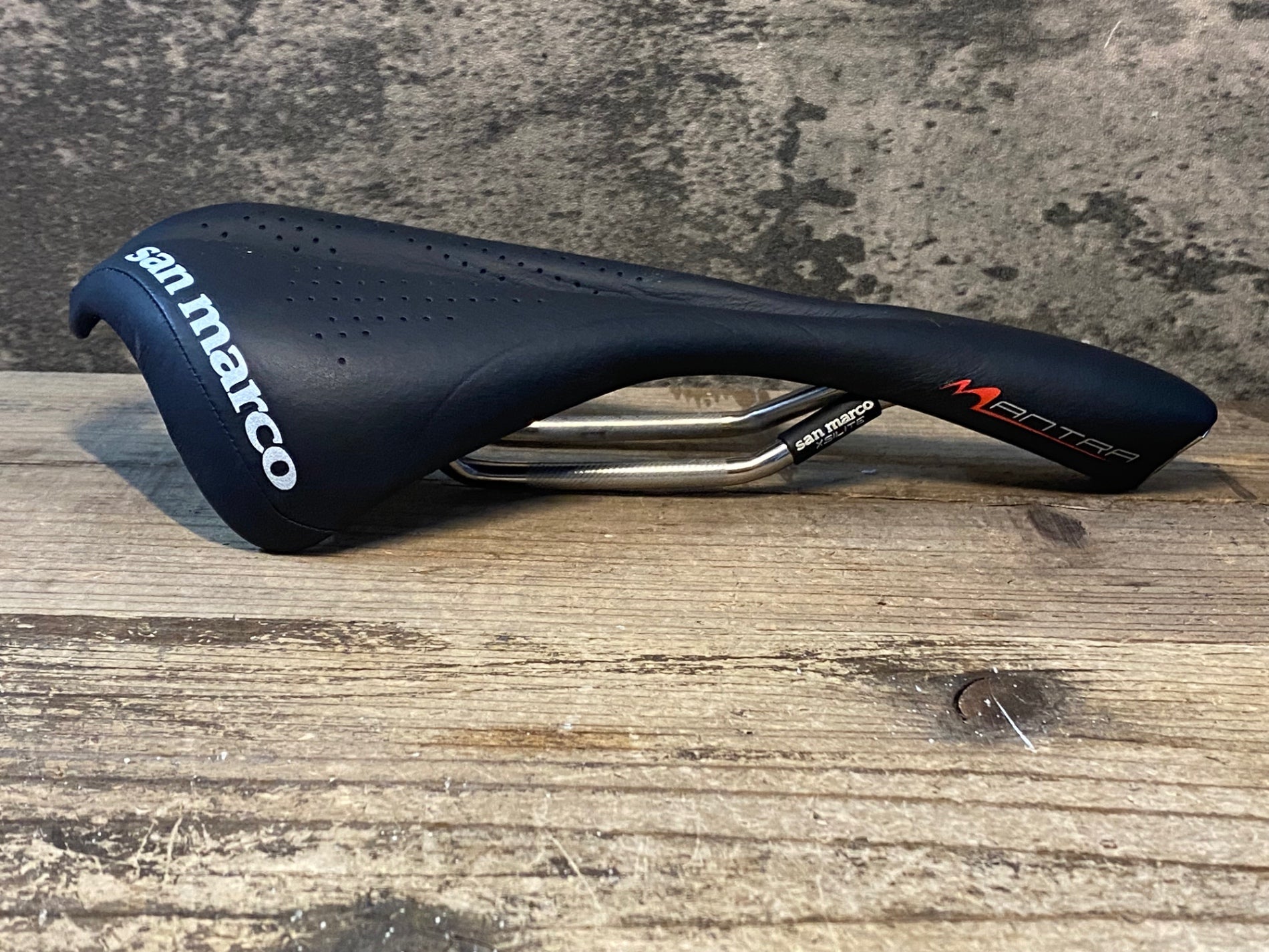 JO560 セラサンマルコ SELLE SANMARCO マントラ MANTRA サドル XSILITE