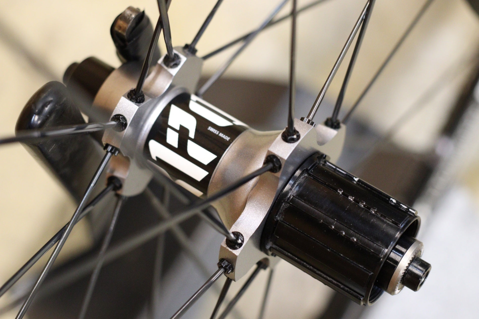 DTスイス DT SWISS トライコン TRICON GIANT LIMITED アルミ