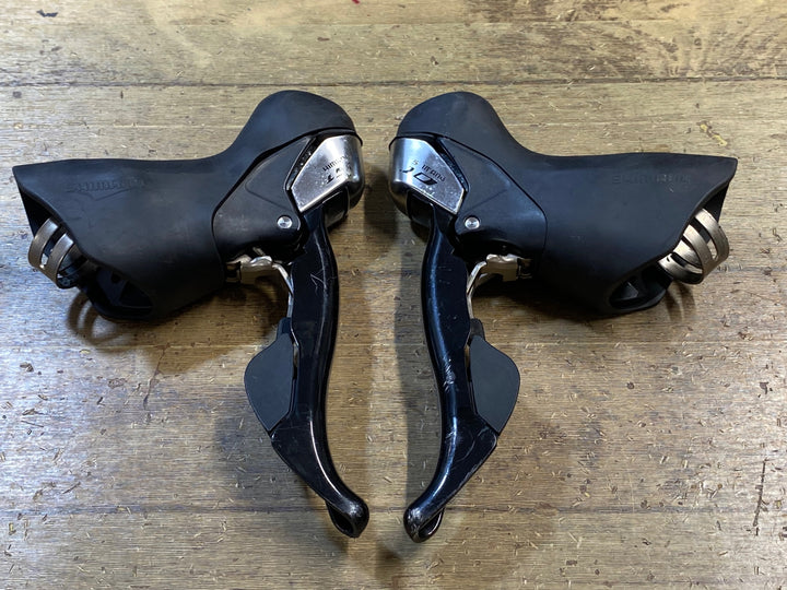 KQ621 シマノ SHIMANO 105 ST-5700 STIレバー 2x10S ※変速不良のためジャンク