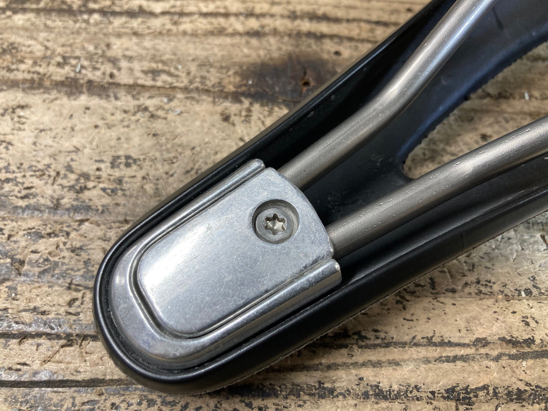 JU519 ブルックス BROOKS CAMBIUM CARVED C15 サドル 茶