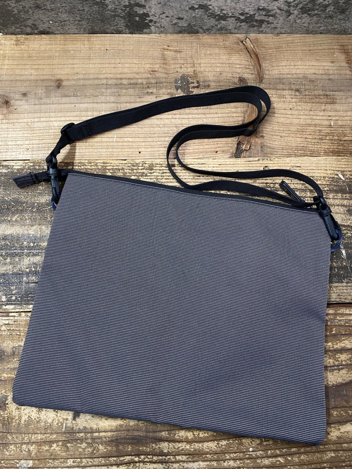 JH071 カペルミュール KAPELMUUR ショルダーバッグ サコッシュ グレー 黒