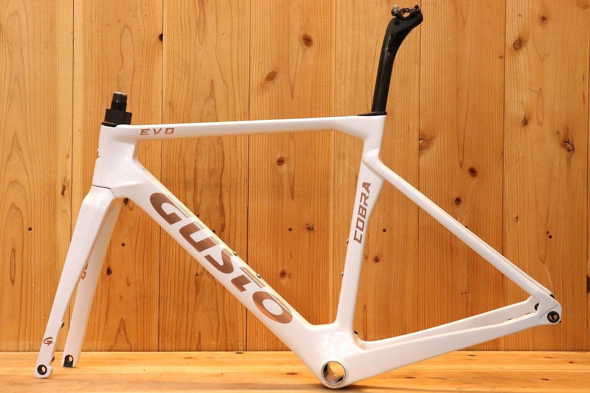 グスト GUSTO コブラ エヴォ COBRA EVO 2024モデル Mサイズ カーボン