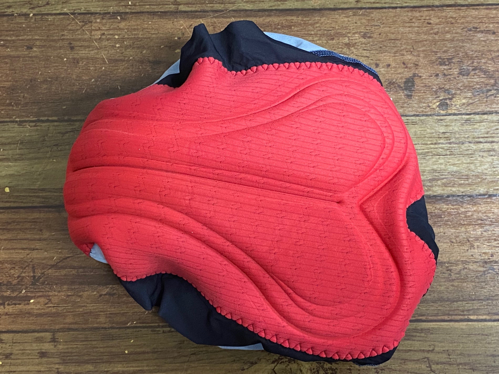 JP775 カフェドシクリステ Cafe du Cycliste ADELINE shorts ビブ