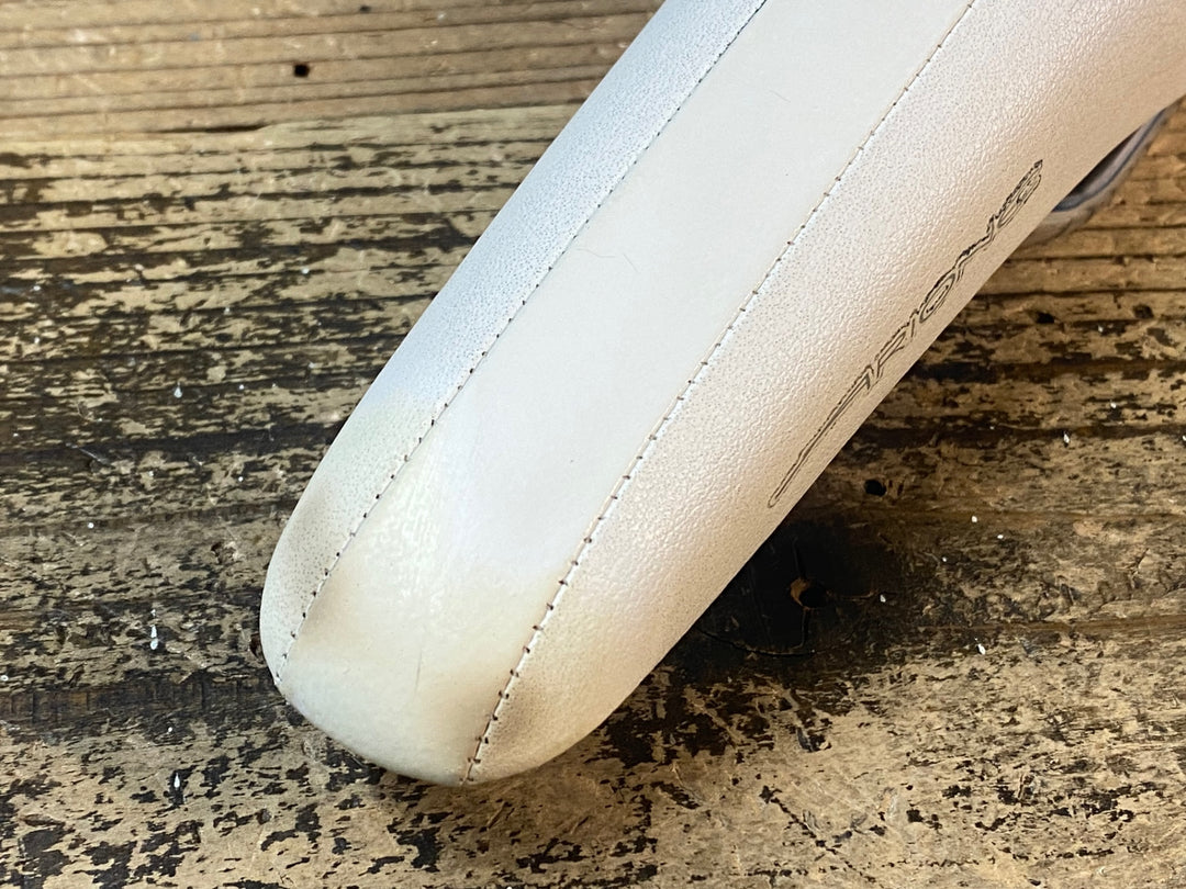 JO180 フィジーク fizik アリオネ ARIONE WING FLEX サドル kiumレール 白