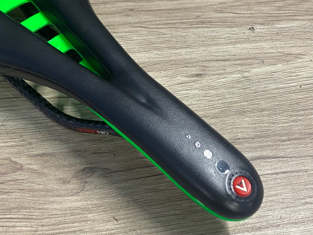 KE958 アスチュート ASTVTE SKYLITE VT サドル 黒 緑 CARBONIOレール