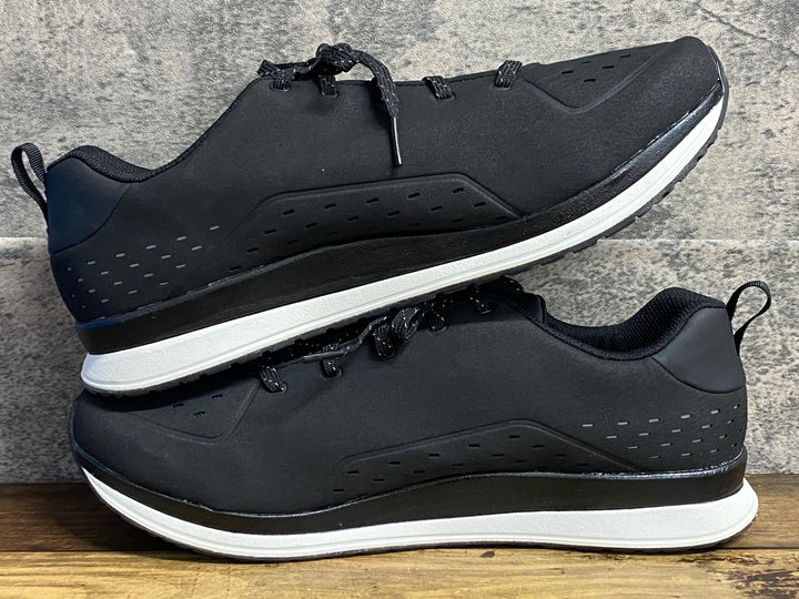JY002 シマノ SHIMANO CT5 SH-CT500-S L ビンディングシューズ 2穴 レース 黒 EU44