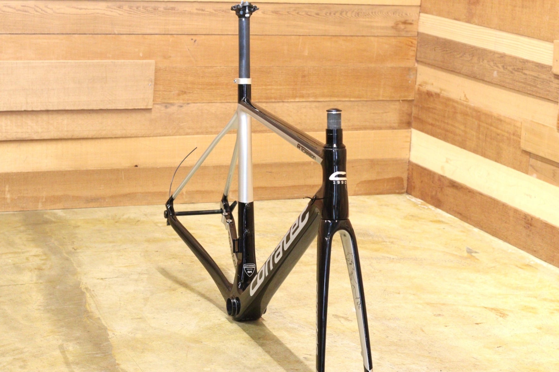 コラテック　CCT カーボン　ロードバイク　CORRATEC CARBON 23 R.T. CARBON DISC of corratec-bikes.jp