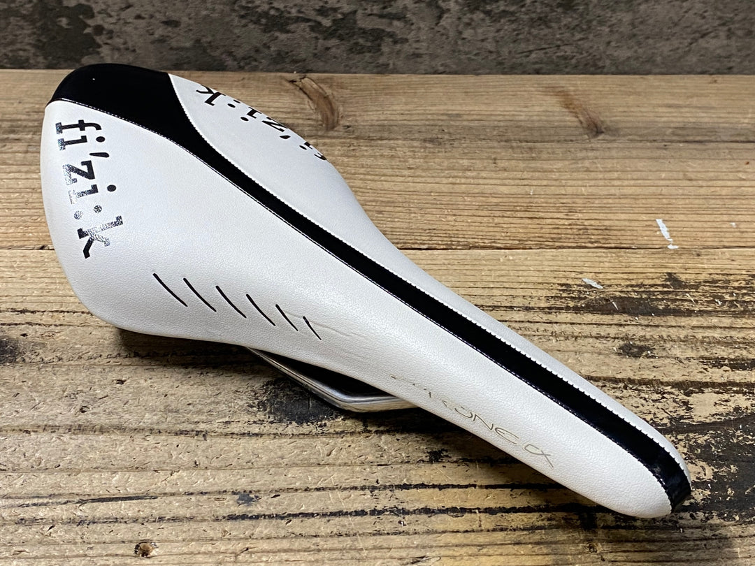 KQ628 フィジーク fizik ARIONE CX サドル 白 kium