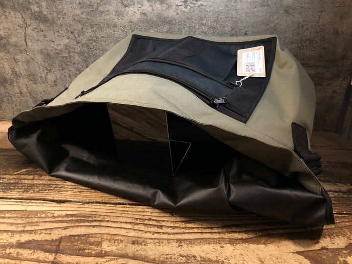 KE574 ジャックウルフスキン Jack Wolfskin スリングバッグ カーキ