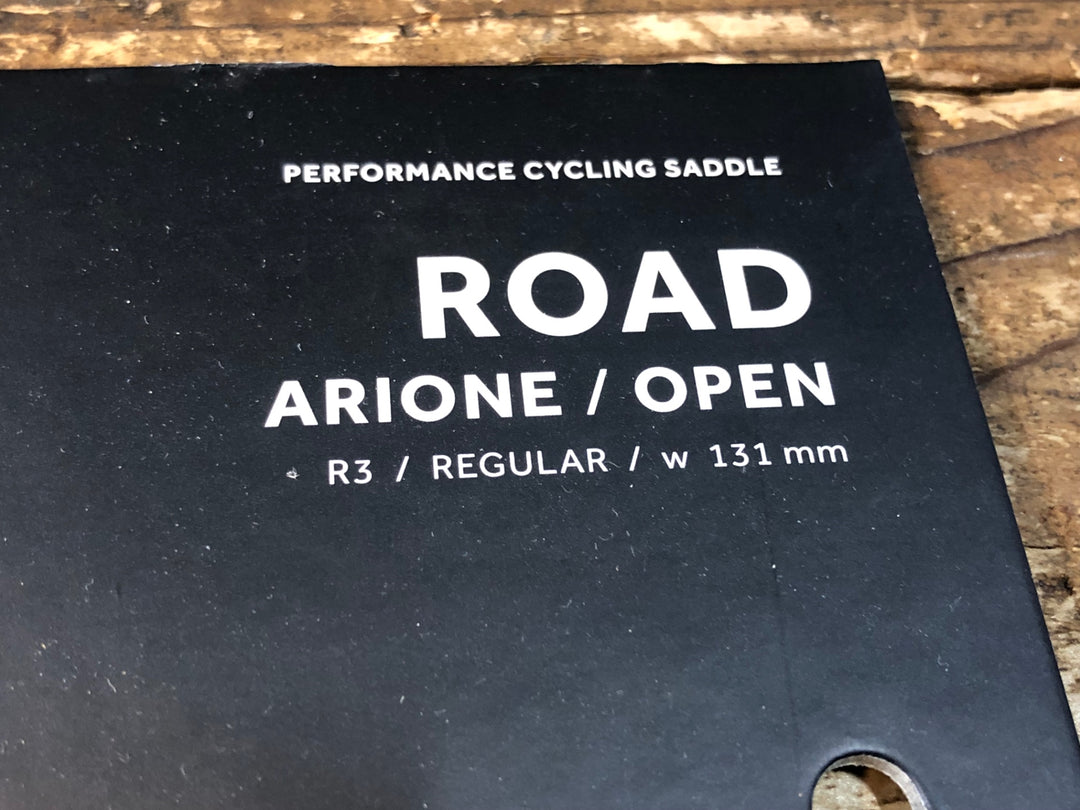 JP002 フィジーク fizik アリオネ ARIONE OPEN R3 REGULAR サドル 白 黒 131mm kiumレール