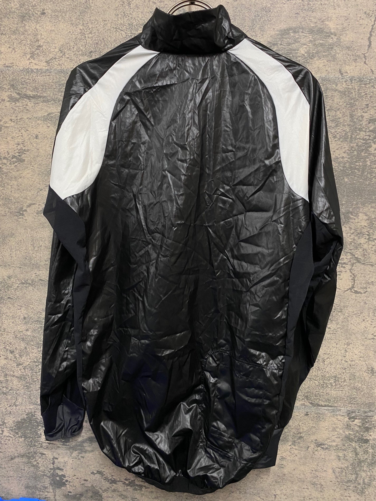 【新品】アソス　ウィンドブレーカー KC490 アソス assos SJ13 Luft Schutz 長袖 ウィンドブレーカー 黒 L