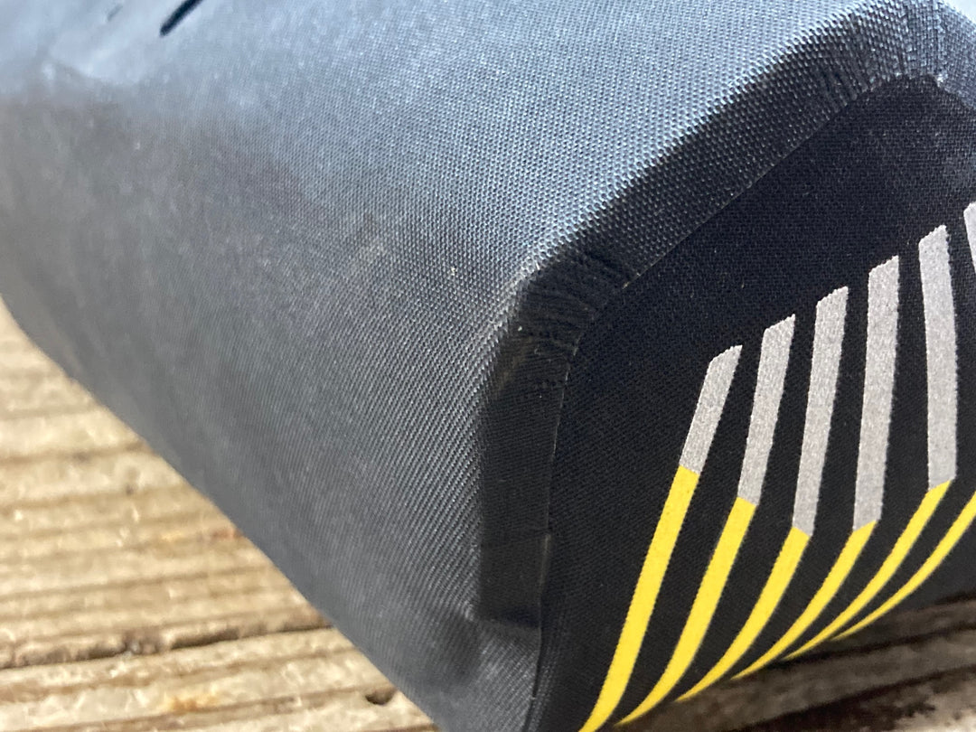 KB167 アピデュラ APIDURA RACING HANDLEBAR PACK 2.0L ハンドルバーバッグ