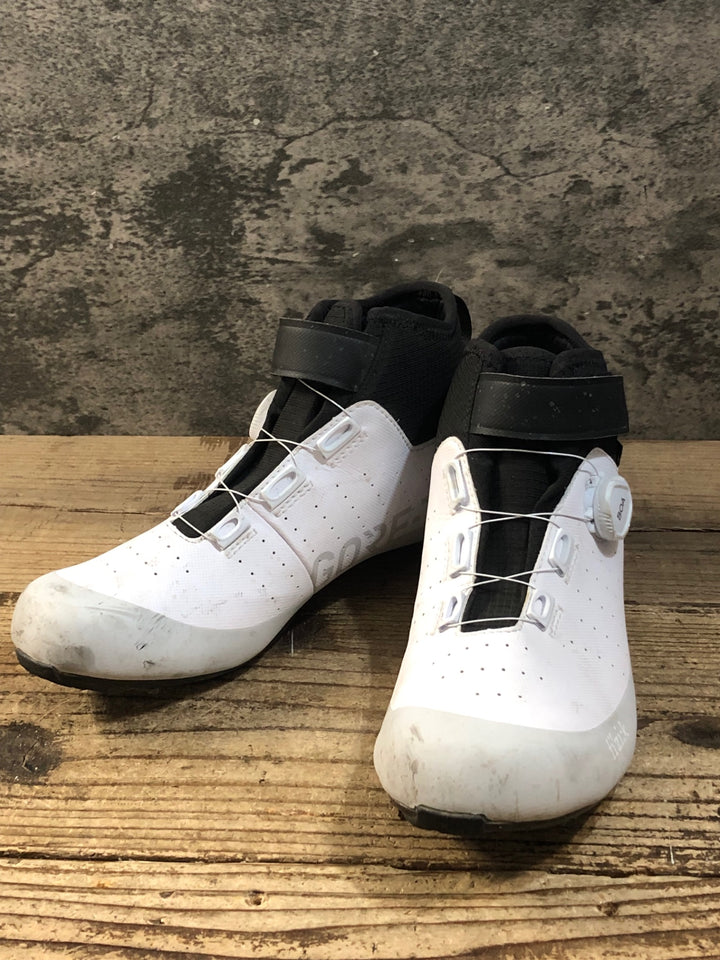 KA966 フィジーク fizik TEMPO ARTICA GTX ビンディングシューズ EU43 白 GORE TEX 3穴