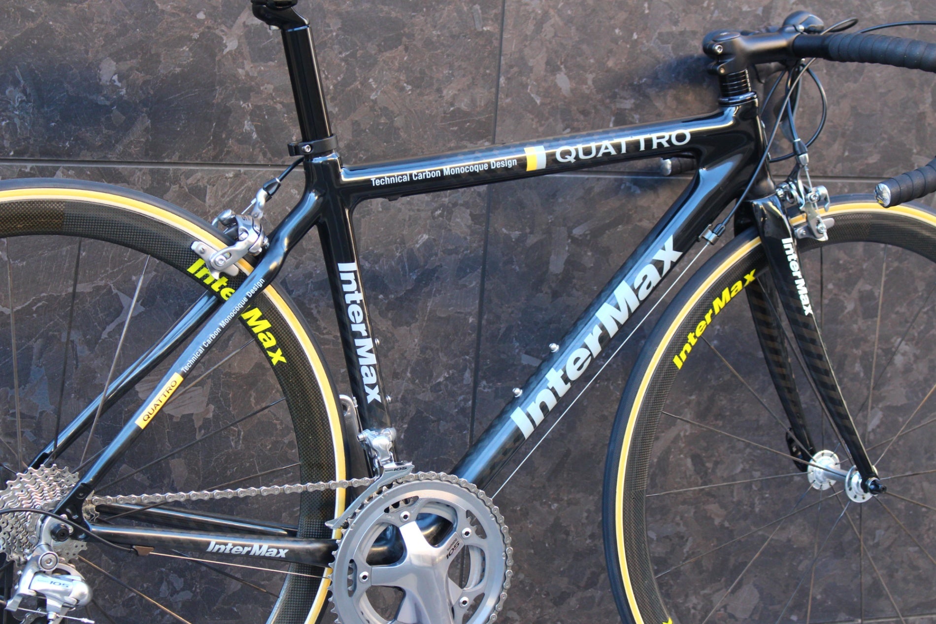 InterMax QUATTRO カーボンフレーム SHIMANOホイール付 インターマックス INTER MAX クアトロ QUATTRO 2009年モデル シマノ