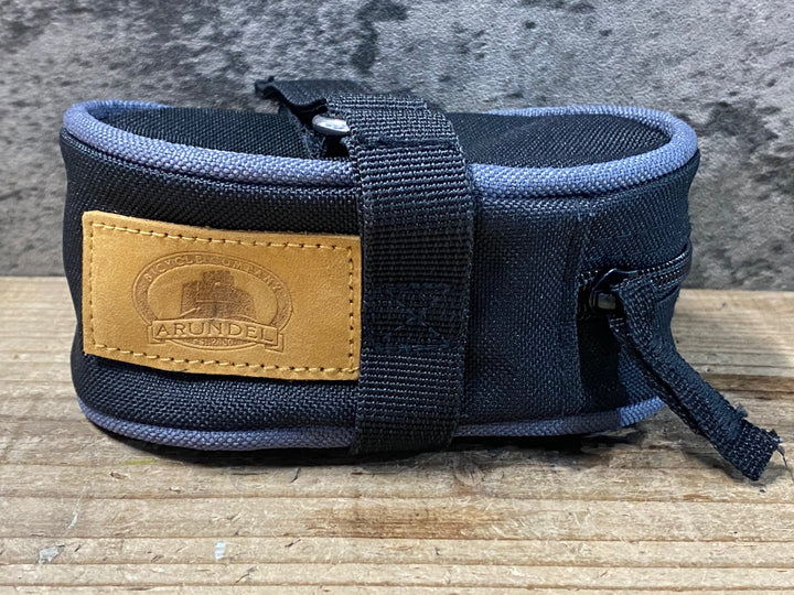 KG088 アランデル ARUNDEL サドルバッグ 黒