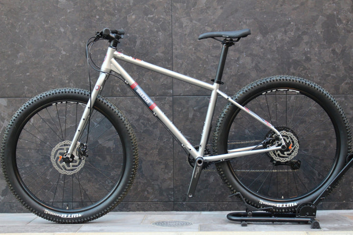 未走行品！ ブリーザー BREEZER トレヴァー TRAVER 2024 モデル 42サイズ シマノ キューズ U6000 10S クロモリ ハードテイル マウンテンバイク MTB 【福岡店】