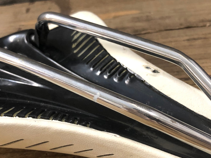 KP112 フィジーク fizik ARIONE CX サドル 白 kiumレール 130mm