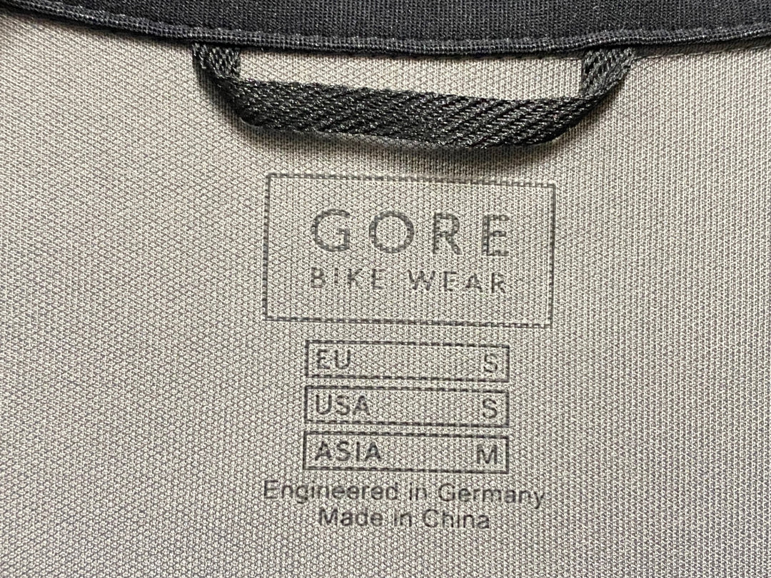 KM216 ゴアバイクウェア GORE BIKE WEAR 長袖 ウィンドジャケット 黒 S GORE WIND STOPPER