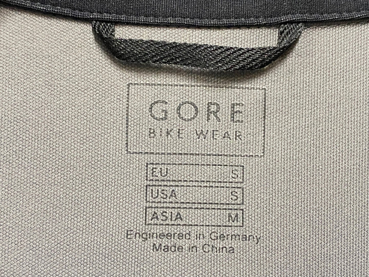 KM216 ゴアバイクウェア GORE BIKE WEAR 長袖 ウィンドジャケット 黒 S GORE WIND STOPPER