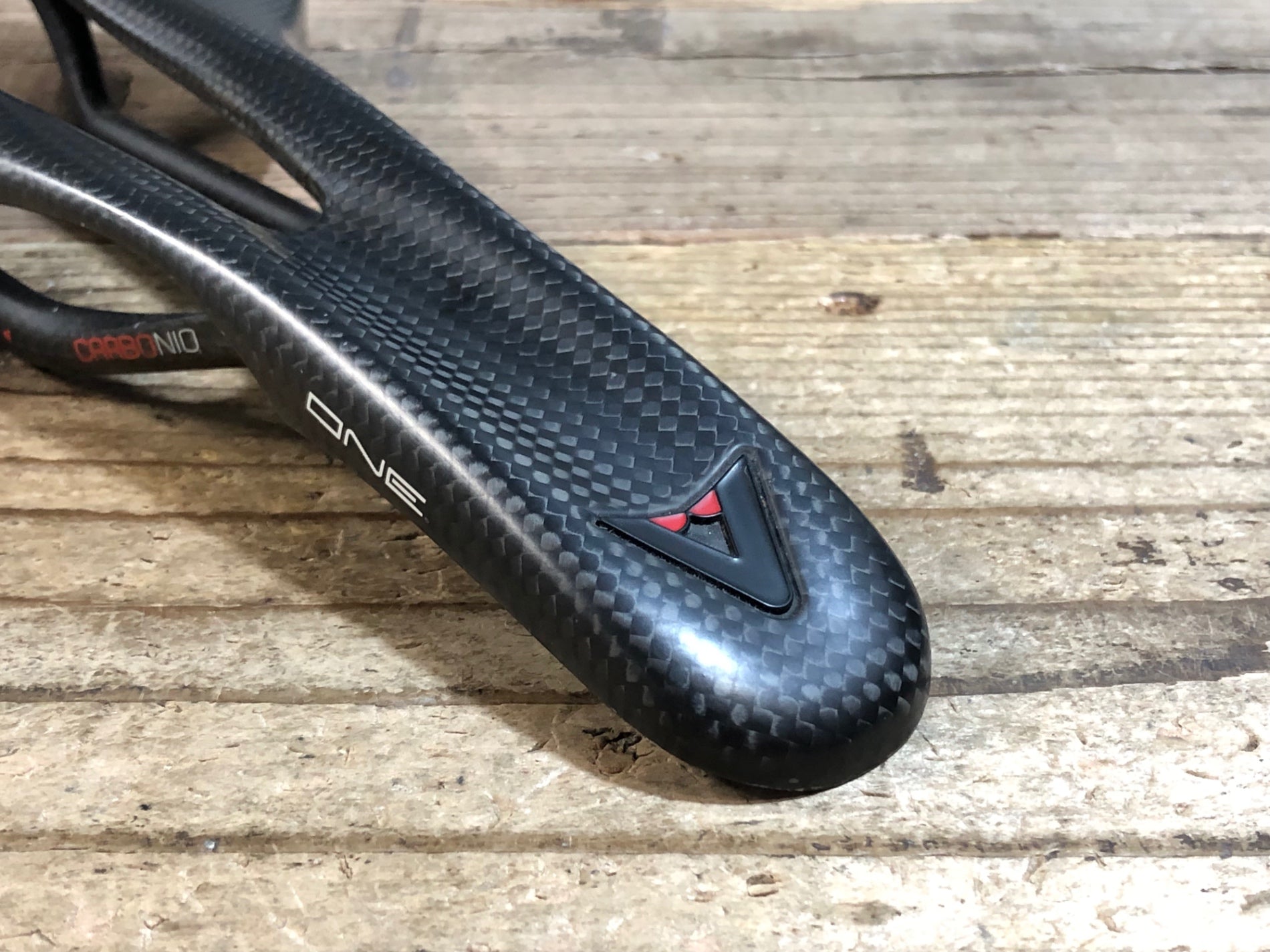 KI927 アスチュート ASTVTE ONE サドル カーボンレール 132mm – BICI