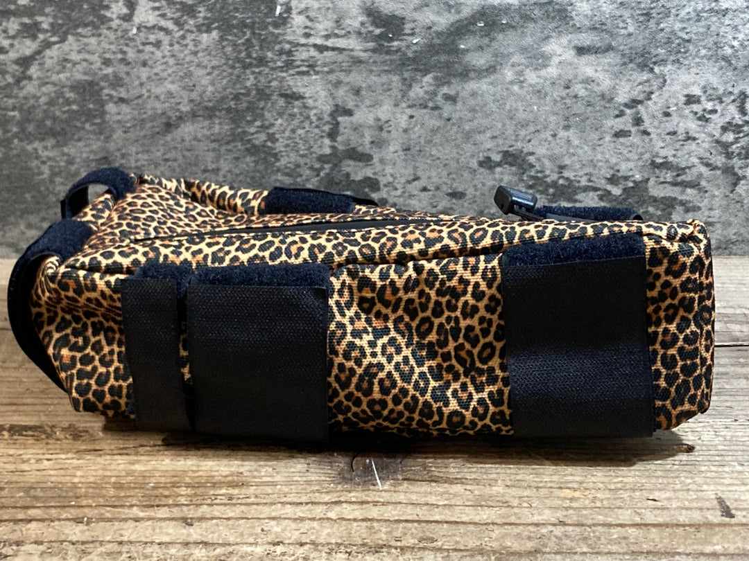 KE456 フェアウェザー FAIRWEATHER コーナーバッグ CORNER BAG フレームバッグ 豹柄