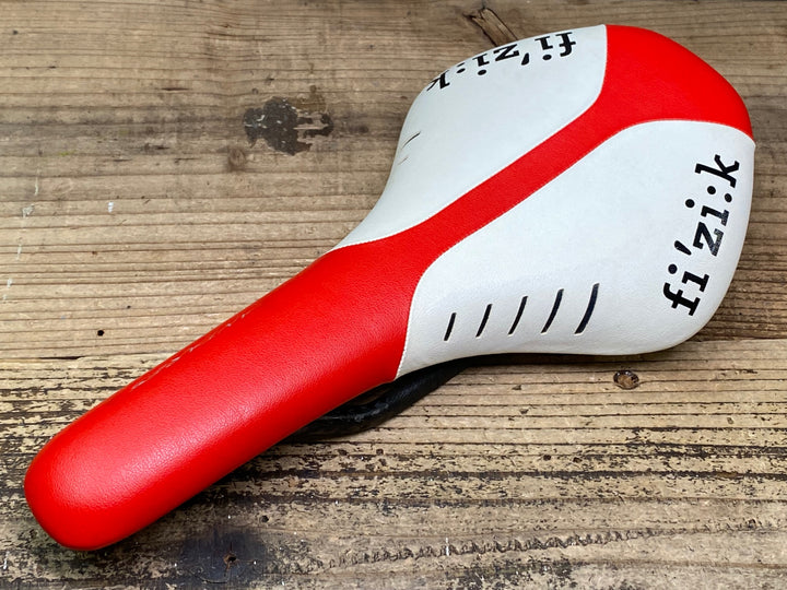 JN799 フィジーク fizik アンタレス ANTARES R3 サドル カーボンレール 赤白 143mm