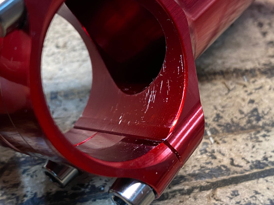 JO829 TUNE Geiles Teil 4.0 Stem アルミ ステム 赤 85mm Φ31.8 OS